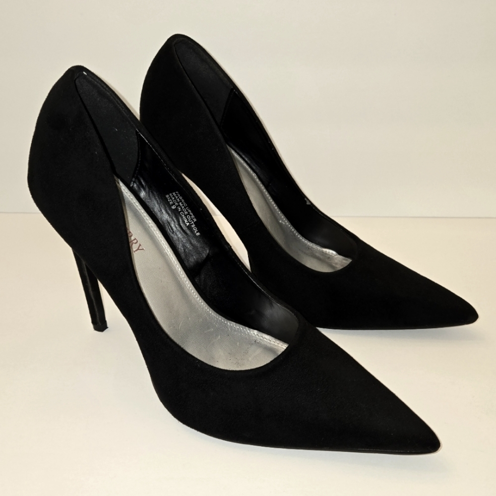 Red Cherry Women's sz 9 Faux Suede 4" Stilettos
